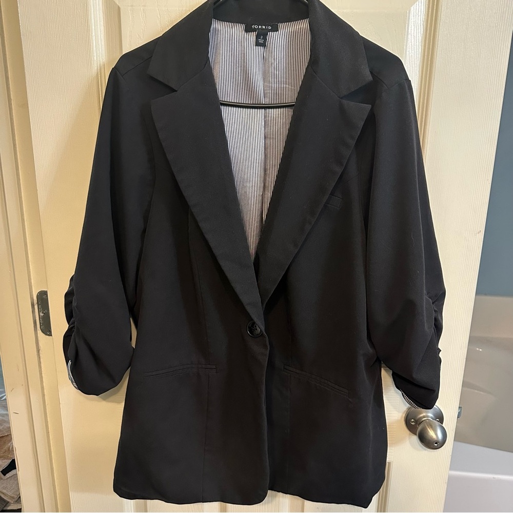 NWOT Women’s Black Blazer from Torrid, Size 3 aka 3X